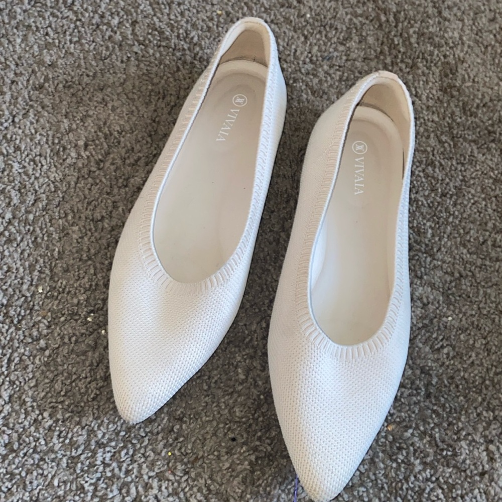 Vivaia cream Ballet Flats Womens US 7.5 Knit Slip On pointy Toe